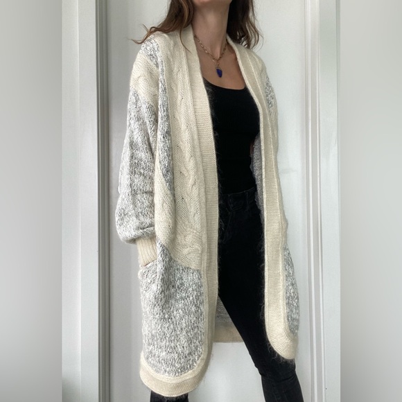 Sweaters - VTG soft mohair cable-knit slouchy cream coloured long duster cardigan sweater